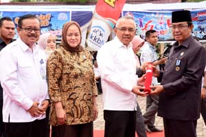 HM Wardan Raih Penghargaan Manggala Karya Kencana 